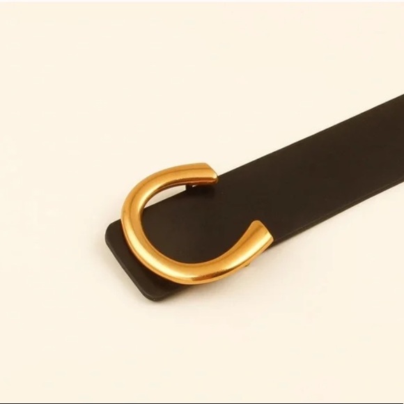 Black vegan leather gold buckle high waisted belt - Picture 6 of 7